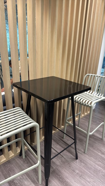 Table haute Noire - ambiance