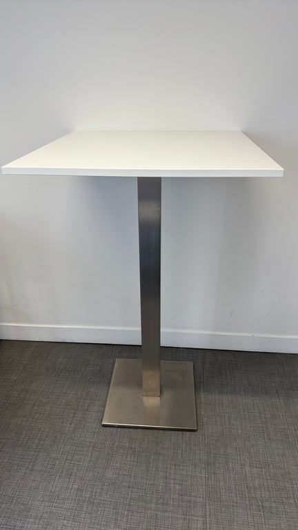 Table haute rectangulaire 70x70 cm - face