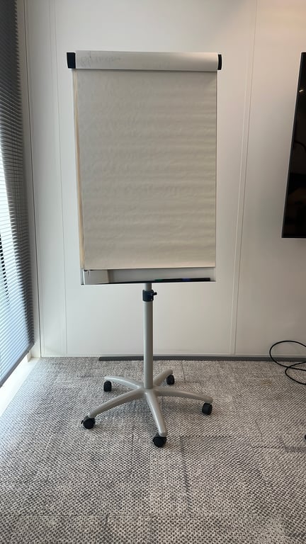 Tableau à roulettes métal gris clair 70x71x180 cm - face