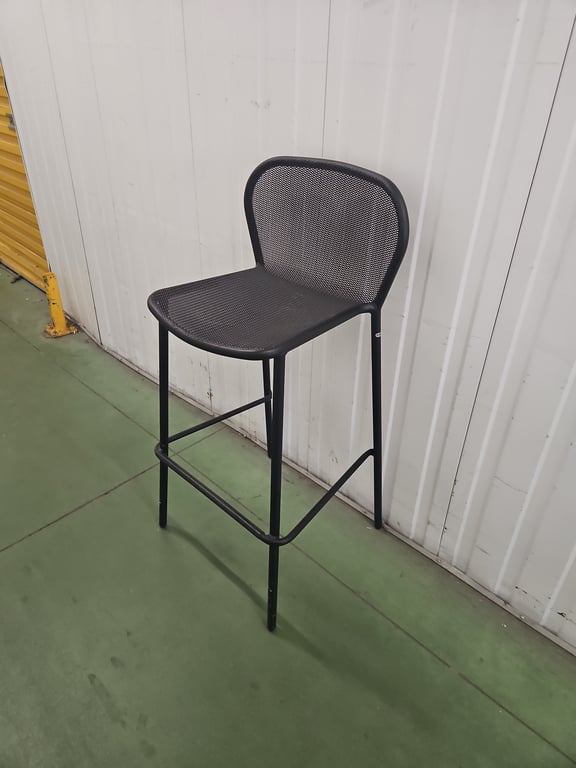 Tabouret haut en métal empilable