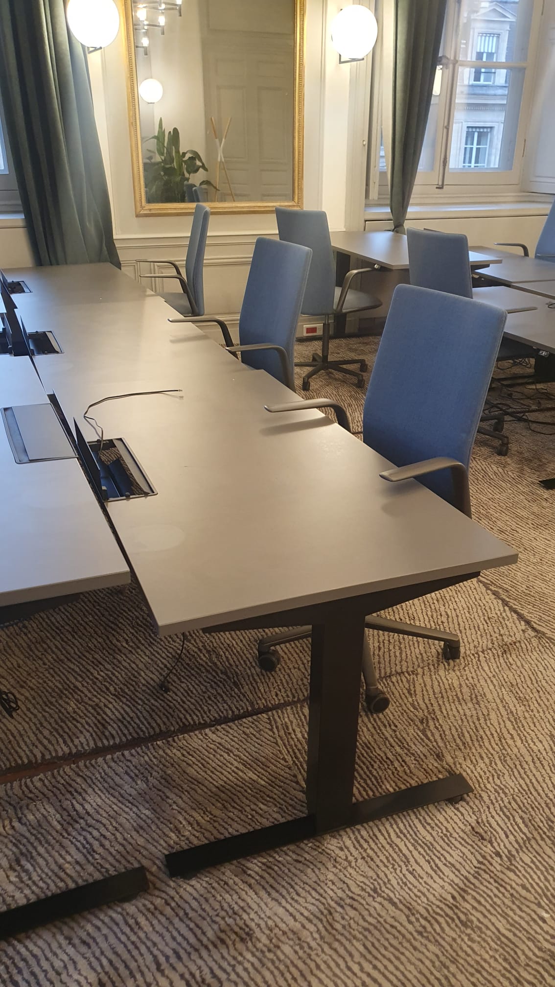 Fauteuil de bureau occasion pas cher avec accoudoirs réglables